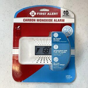 FIRST ALERT Carbon Monoxide Detector with Digital Temperature Display NEW